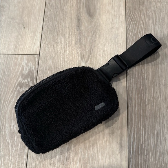 Lole Handbags - Lole Fleece Crossbody